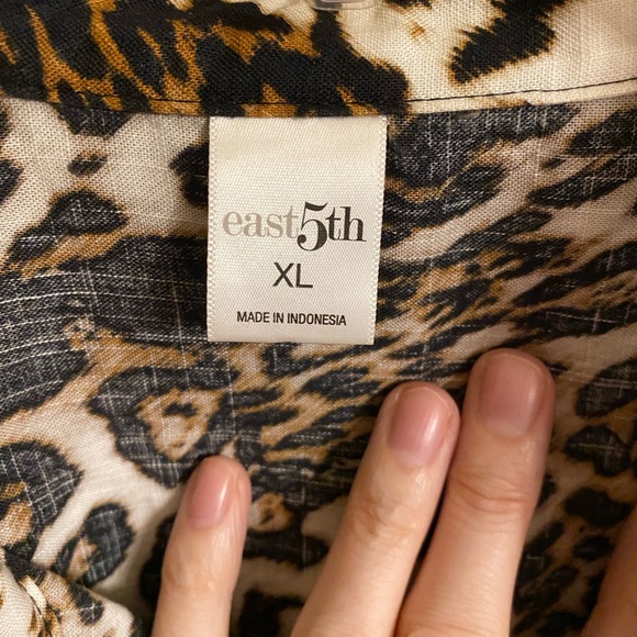 Woman’s animal print 3/4 sleeve button down blouse - Picture 3 of 7